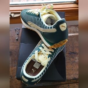 Mens NWOT Puma Select easy rider shoes size 10